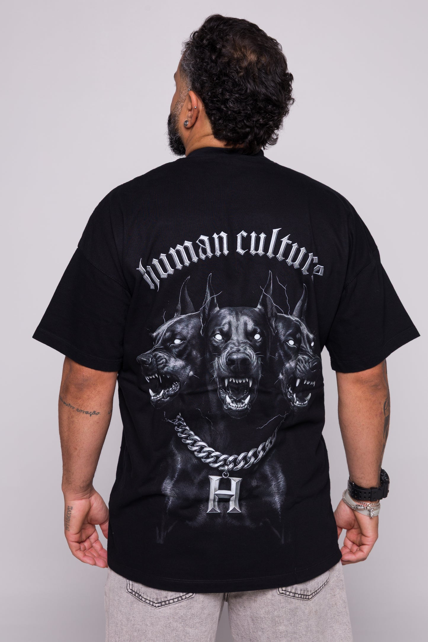 Oversized Human Dobermann – Ícone do Streetwear 240g